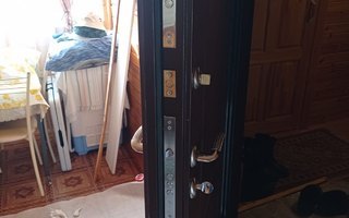 дверь железная для дачи